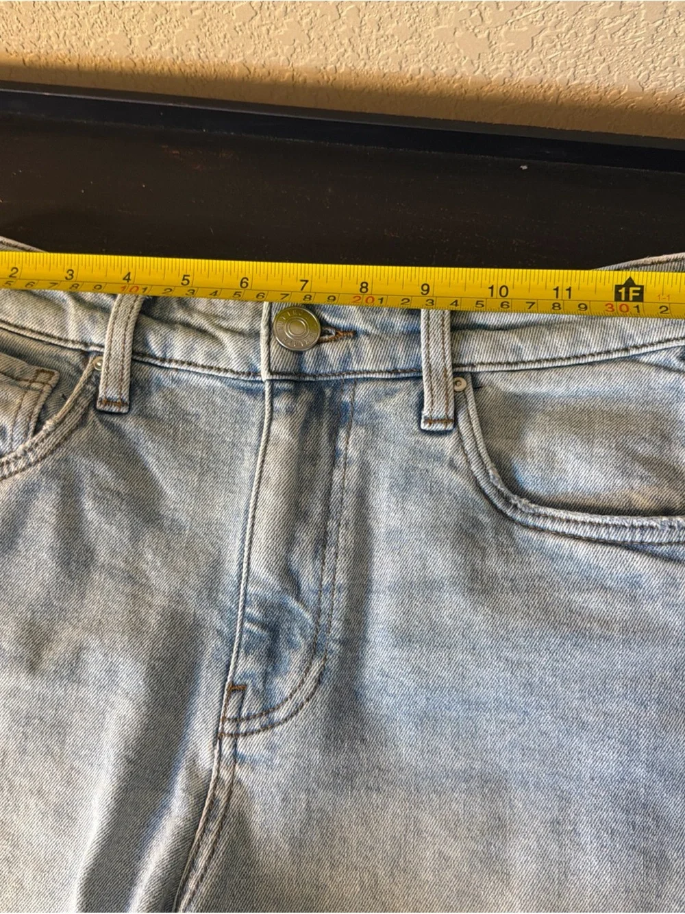 Kut from the Kloth Jane High Rise Long Short Distressed Size 00 Frayed Hem